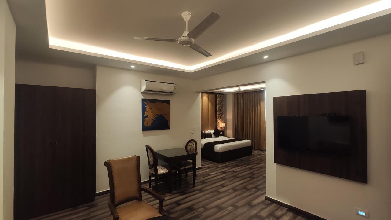 Hotel The Vilana A Unit Of Jg Developers ริชิเคช ภายนอก รูปภาพ